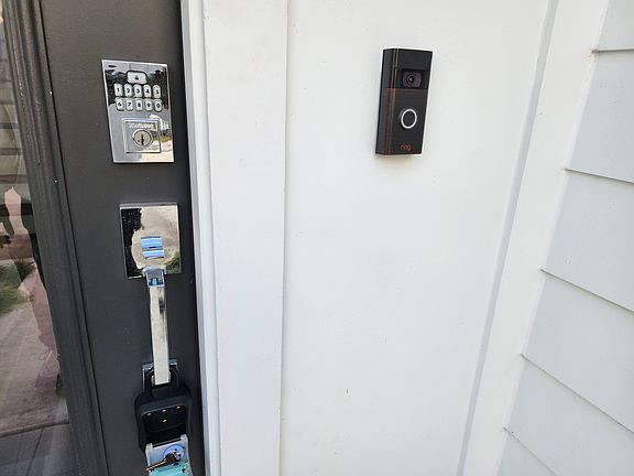 4th image of 2614 Huntington Creek Ln