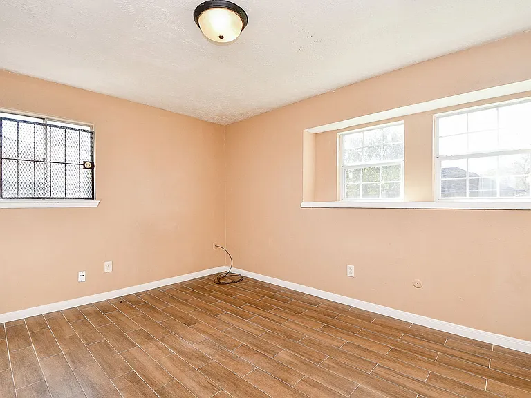 4926 Ridgestone St — Photo 22