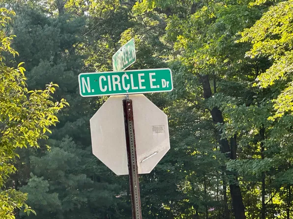 N Cir E, Farwell, MI 48622