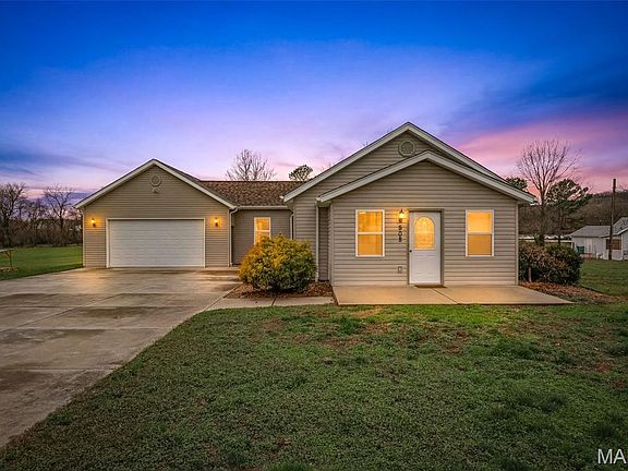 2nd image of 508 Old State Rd N