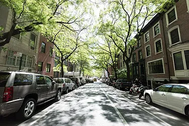 Rented by R New York