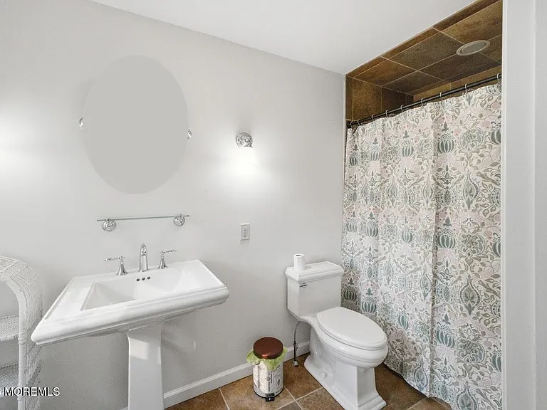 145 Osborne Ave — Photo 18