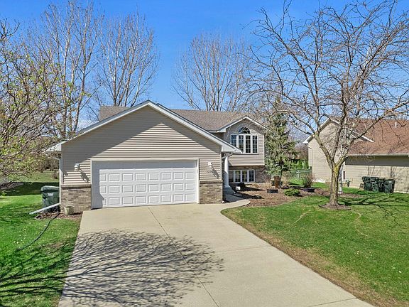 2nd image of 1274 Sunburst Way SE