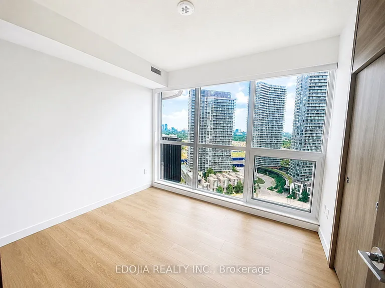18 Esther Shiner Blvd #1815 — Photo 4