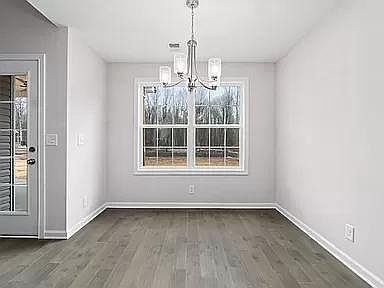 3rd image of 1461 Fredrick Dr