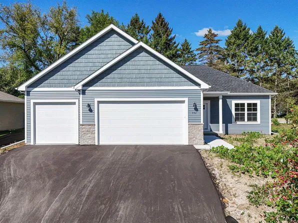 442 Village Ln, Ripon, WI 54971
