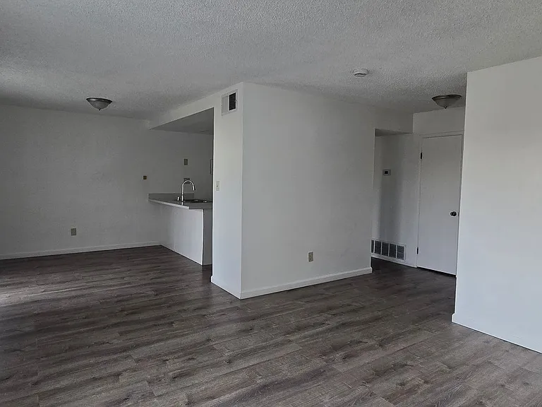 2255 Cahuilla St #75 — Photo 6