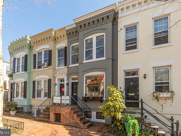 2nd image of 1561 33rd St NW