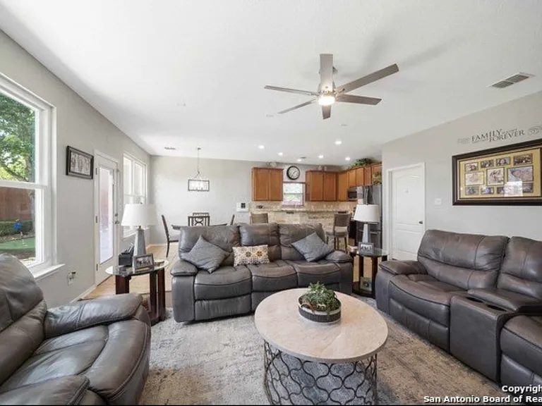 10415 Shire Country — Photo 7