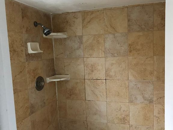 2nd image of 4439 Treehouse Ln