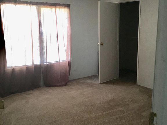 4th image of 881 Hawkins Ave