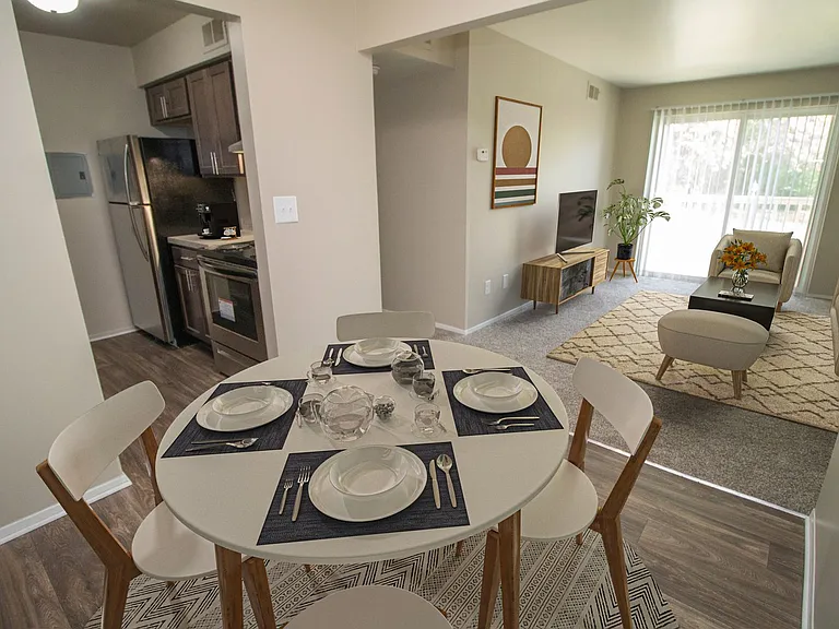 Lakeview Apartments — Photo 3