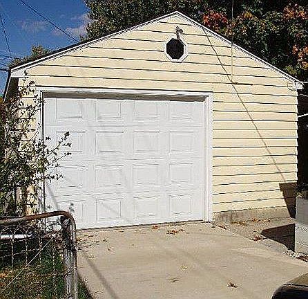 2nd image of 2389 Carew Ave