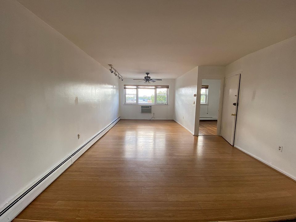 1st image of 870 Calhoun Ave #3