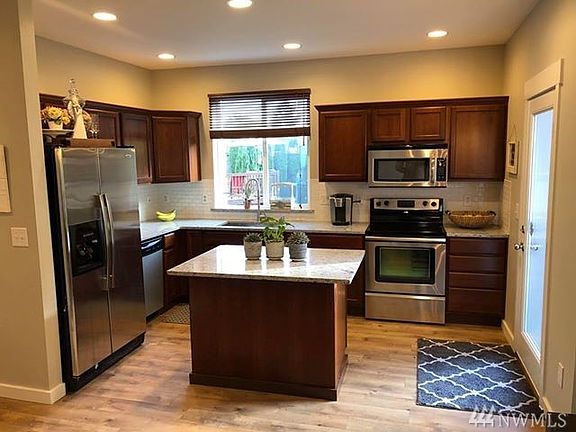 3rd image of 8409 16th St NE
