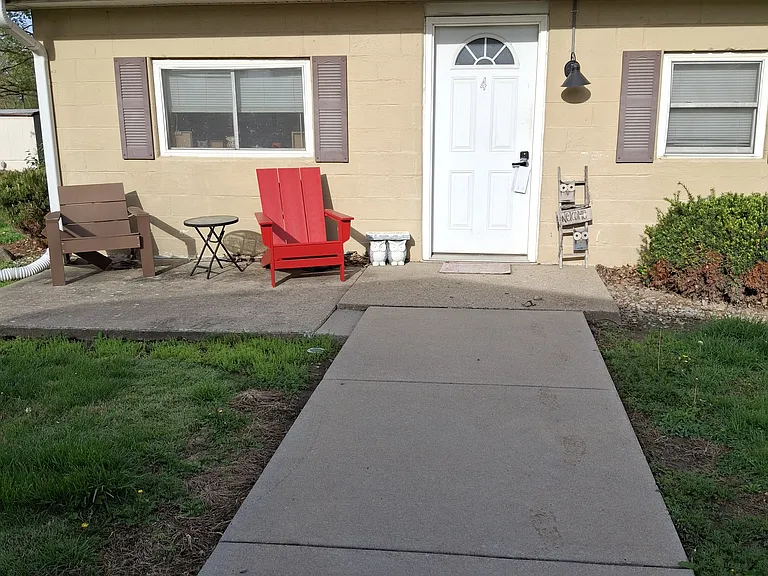 1312 Booth Ave #4 — Photo 2