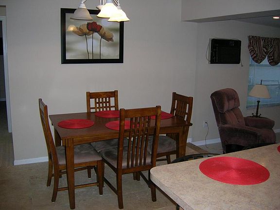 Dining Rm.