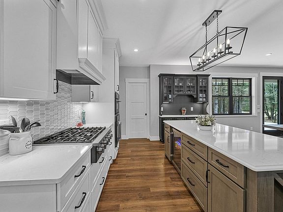 3rd image of 3992 Hidden Hills Ct
