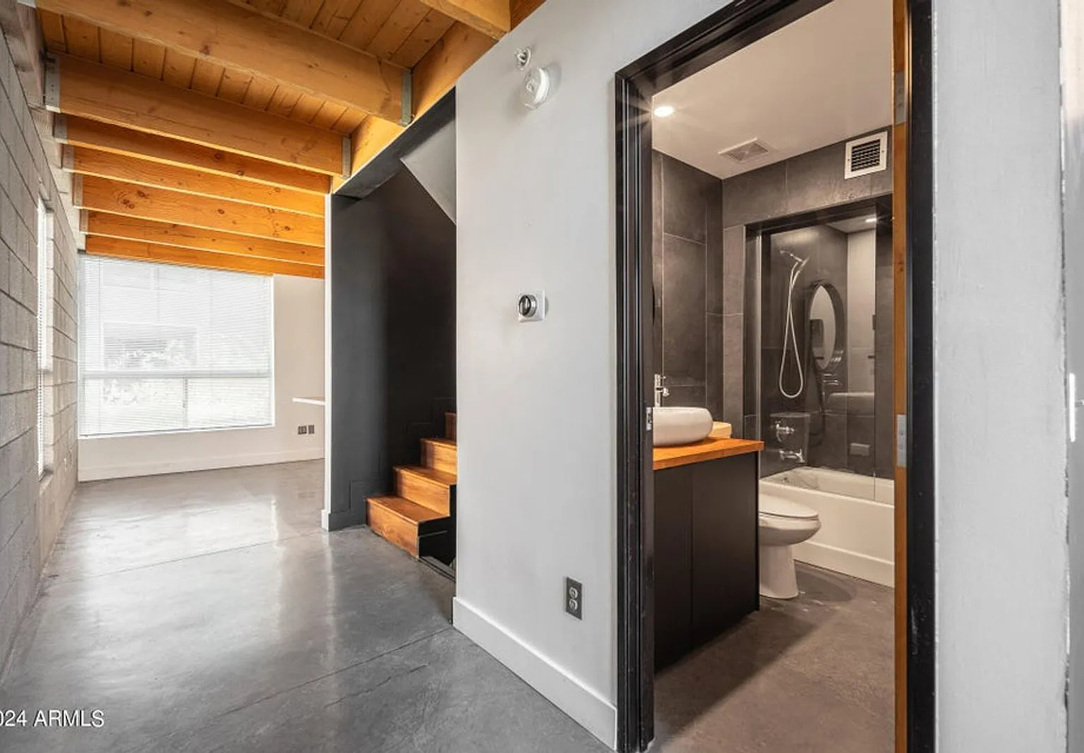 1 bed, 1.0 bath, 1134 sqft, $2,300 — Photo 2