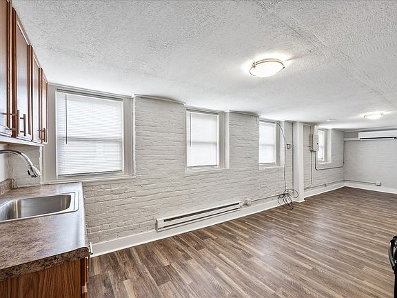 2nd image of 107 NE Roanoke Ave #L2