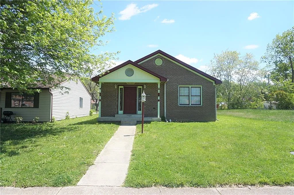 2535 Schofield Ave photo 1