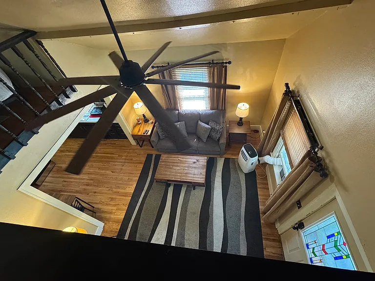 912 Fairview St — Photo 9