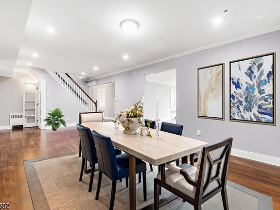 5th image of 18 Birchwood Ave