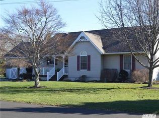 65 Gin Ln, Southold, NY 11971