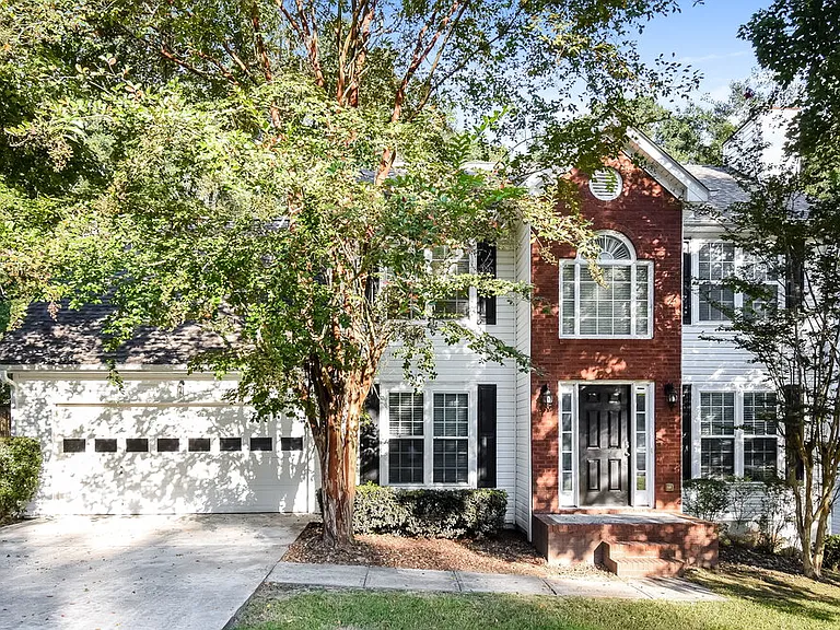655 Simon Ive Dr — Photo 1