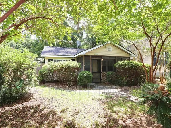 733 Fort Johnson Rd #B, Charleston, SC 29412