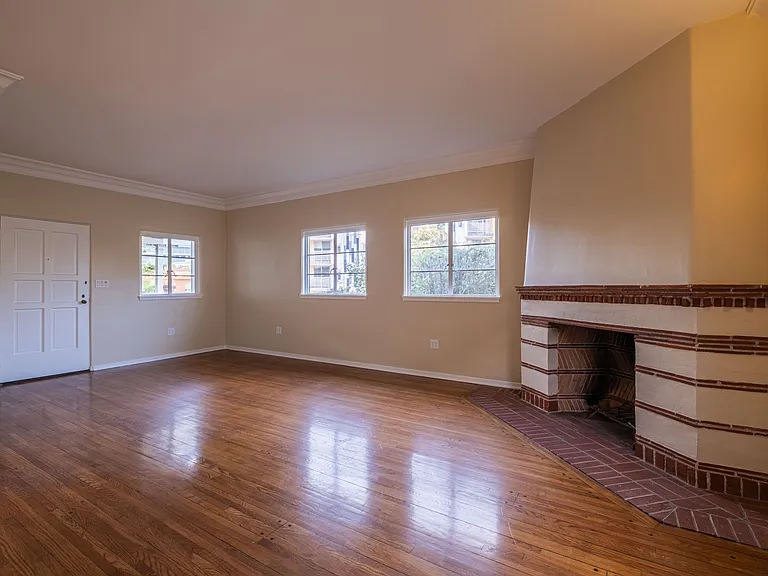 10836 Lindbrook Dr #3 — Photo 7