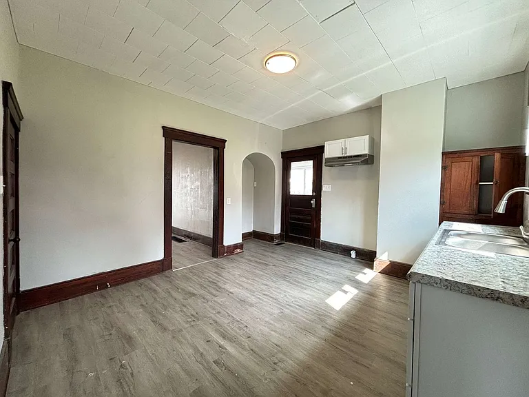 30-32 Lagonda Ave — Photo 5