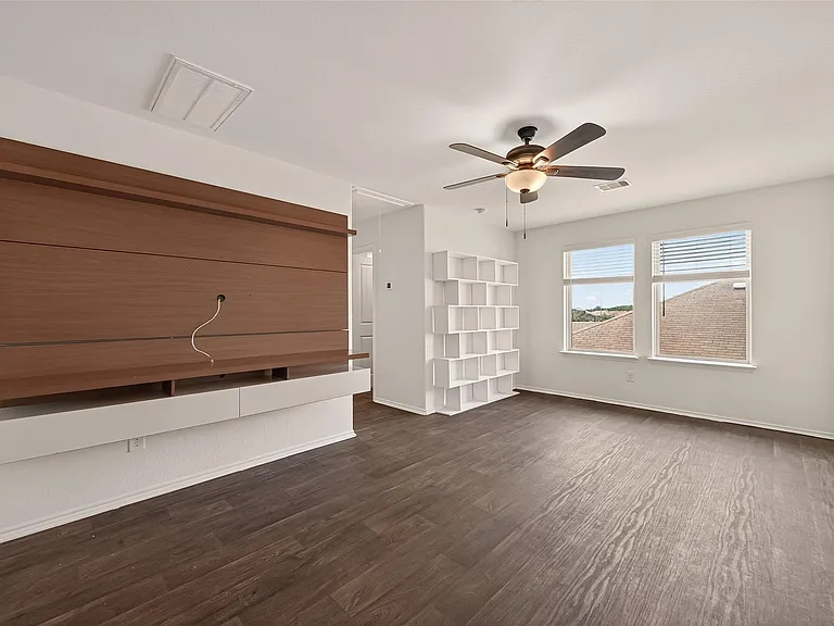 1706 Cooper Bluff Ct — Photo 18