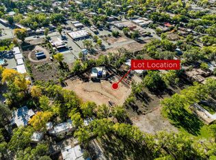 323D Theodora St, Taos, NM 87571