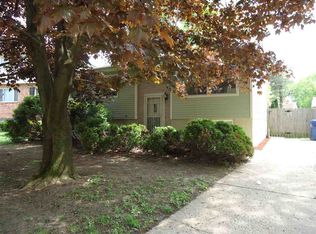 3335 W 29th St, Davenport, IA 52804