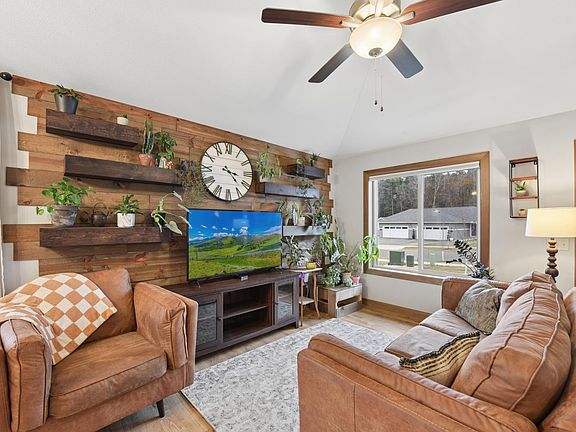 5th image of 1352 Juniper Pl