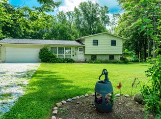 6904 Woodlake Cir SW, Navarre, OH 44662