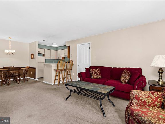 5th image of 105 Foxmeadow Dr #105