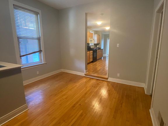 5th image of 1215 W Wellington Ave #1