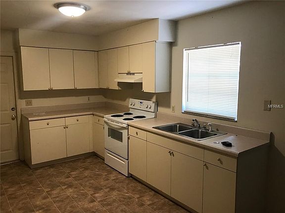 4th image of 8204 N Hillsborough Ln APT B