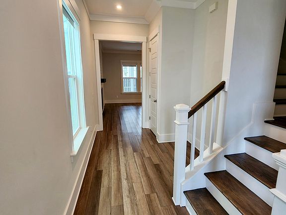 5th image of 1278 Max Ln