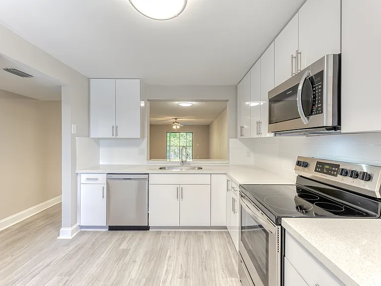 Delray Place Apartments — Photo 15