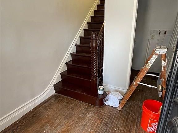 4th image of 113 W Main St APT 1-2