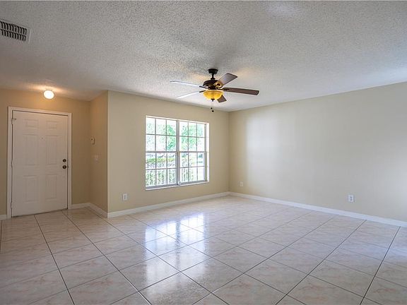 3rd image of 202 Horstfield Dr