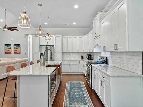 3rd image of 1537 Prentiss Ave