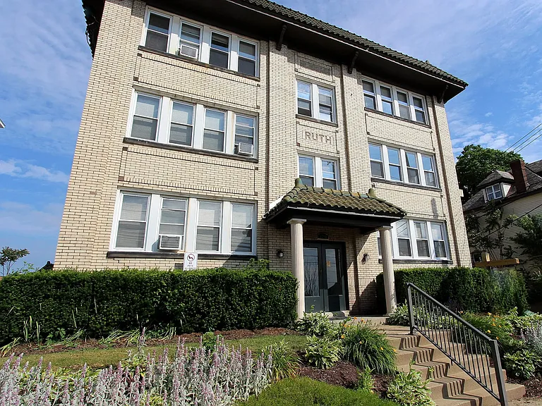 2701 Broadway Ave — Photo 8