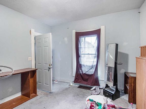 3rd image of 1110 Broadway Ave NW