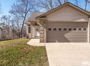 17 Cherry Hill Ct, Hampton, IL 61256