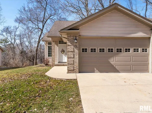 17 Cherry Hill Ct, Hampton, IL 61256