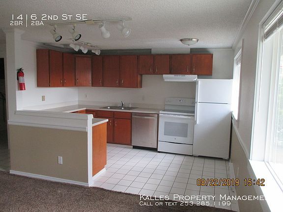 4th image of 1416 2nd St SE
